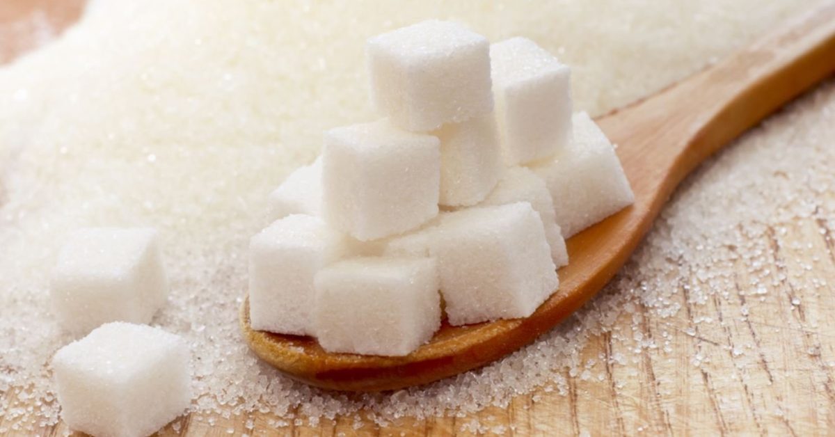В масле есть сахар. Рафинированный сахар. Сахар рафинад. Сахар фото. Сахар в кубиках.